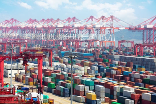 上海港的4月拥堵 引发全球关注